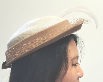 Creamy Curved Feather Velvet Trimmed Straw Topper Hat