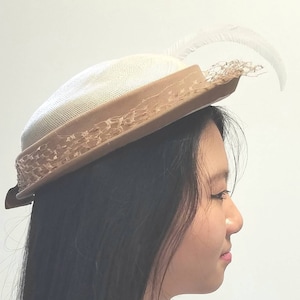 Creamy Curved Feather Velvet Trimmed Straw Topper Hat
