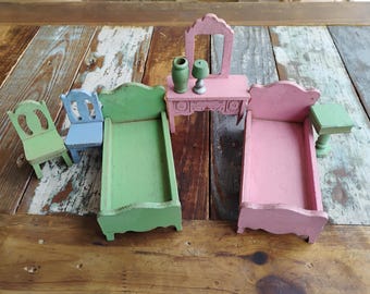 Vintage Strombecker Mixed Pink and Green Dollhouse Bedroom Set 8 Pieces *contains 3 pieces with broken parts* RB22