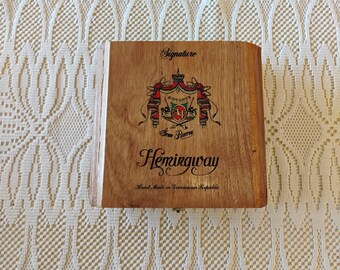 Vintage Signature Hemingway Dominican Republic Cigar Box