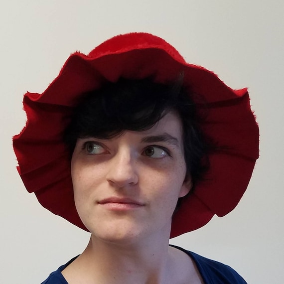 Vibrant Vintage Cherry Red La Vienne Ruffle Brimmed Hat  display picture 1