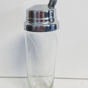 Etched 50's Cocktail Shaker bin 25a