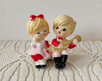Vintage Valentine Sweethearts Shelf Sitter