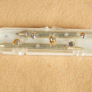 Sweet Vintage Bridge Writing Utensil Set