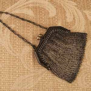 Verkauf war 130 Antike Mesh Mini Geldbörse Chatelaine oder Puppe Größe