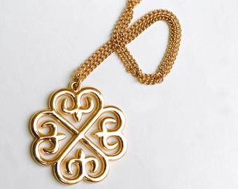 Golden Fleur de Lis Symbol Pendant and Chain