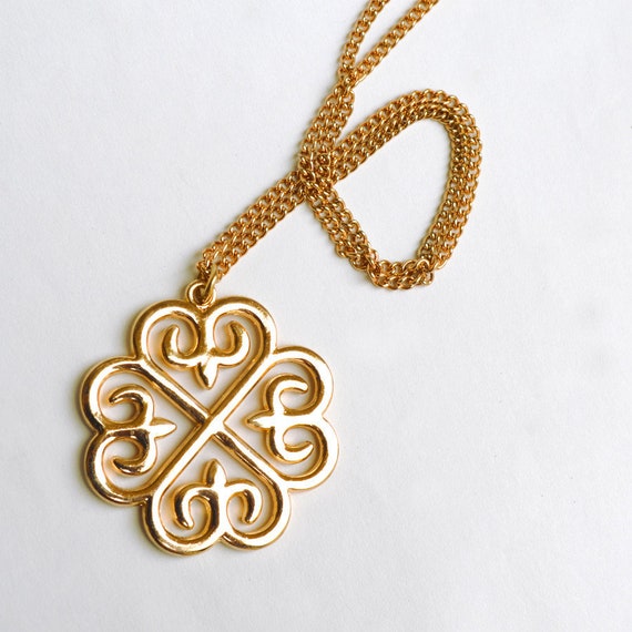Golden Fleur de Lis Symbol Pendant and Chain