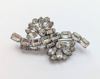 Signed Albert Weiss Rhinestone Brooch 24724E