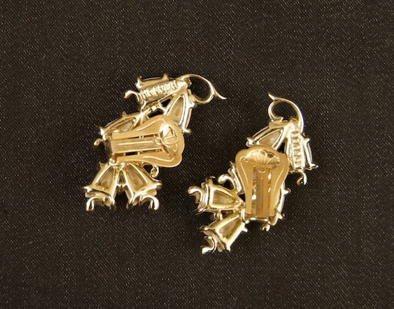 Vintage Kramer Thermoset Clip Earrings - image 3