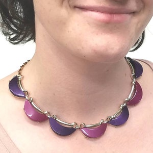 Splendid Coro VIntage Plum and Purple Thermoset Scallopped Necklace