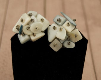 Vintage Shell Clip Earrings - Japan