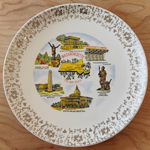 Massachusetts the Bay State Souvenir Plate W1.96