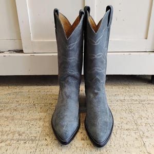 Mens Gray Leather Fancy Stitched Pointed Toe Western Boots Size 7.5D 070f8d1e-b152-467a-ba2b-  main image 2