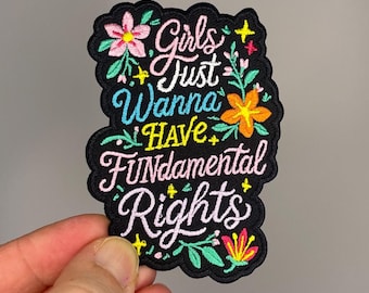 Naszywka „Dziewczyny chcą po prostu mieć podstawowe prawa” – oświadczenie feministyczne, polityczne, haftowane, głośne, wyraźne, dające siłę