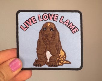 Naszywka z zabawnym haftem "Żyj, kochaj, kulawym psem", do prasowania, uroczy basset hound, aplikacja