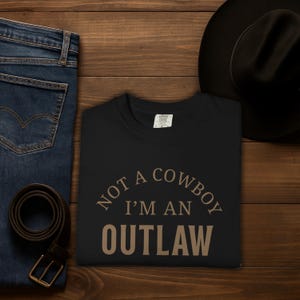 Outlaw Graphic Tee: Western Cowboy Comfort Colors T-shirt bild 6