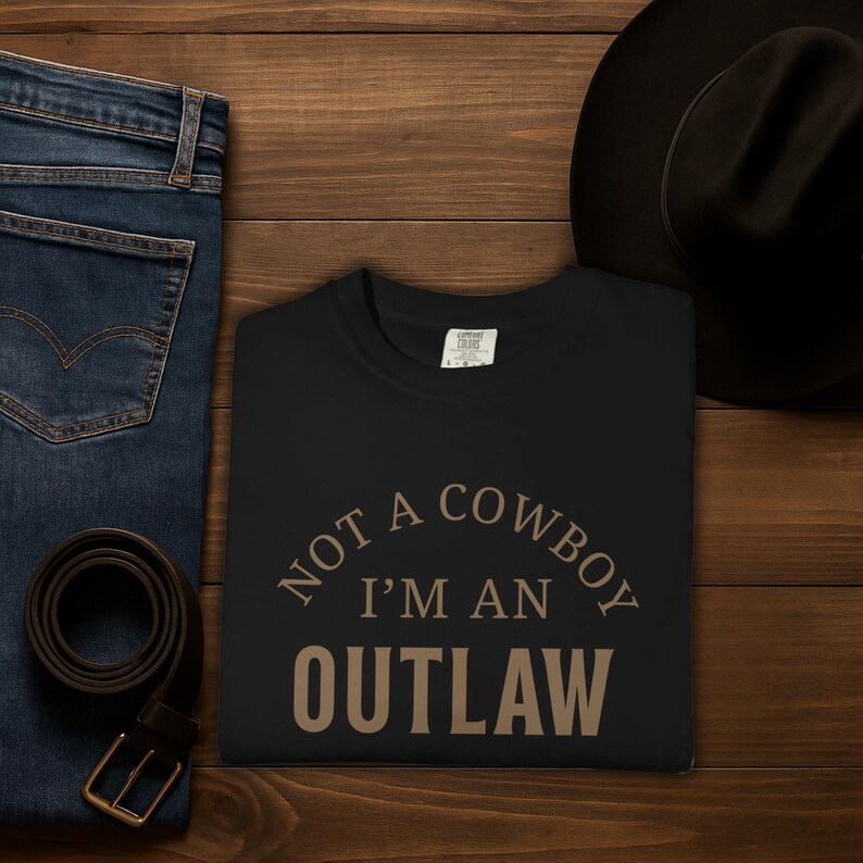 Outlaw Graphic Tee: Western Cowboy Comfort Colors T-shirt bild 6