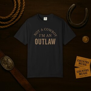 Outlaw Graphic Tee: Western Cowboy Comfort Colors T-shirt bild 3
