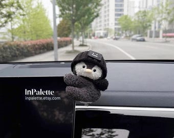 Penguin Dashboard Decor, Cute Tesla Screen Car Figure