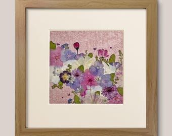 Pressed Flower Frame, Handmade Floral Art, Dried Flower Wall Hanging, Rustic Botanical Decor, Unique Gift Idea, Gift for Mom, Gift for her