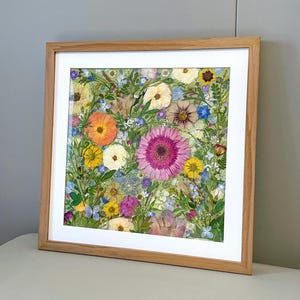 PRESSED FLOWER Wall Art, Boho Room Decor, Handmade Dry Flower in Frame, Botanical Art, Artistic Decor, Artwork Gift for Her, First Home Gift