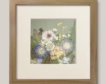 Pressed Flower Wall Art – Real Dried Blue&Cream Floral Frame | Handmade Botanical Artwork | Unique Nature-Inspired Home Decor | Gift for Mom