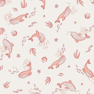 Puede incluir: Un patrón sin costuras con ballenas rosas, estrellas de mar y algas marinas sobre un fondo blanco. Las ballenas nadan en diferentes direcciones y están rodeadas de burbujas y peces.