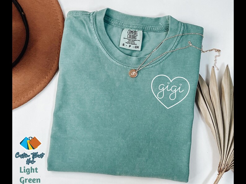 Comfort Colors Gigi Heart Shirt, Cute Gigi T-Shirt Gift, Stylish Casual Grandma Shirt, Graphic Tee Shirt, Trendy Gigi Shirt, Cool Mom Gift afbeelding 2