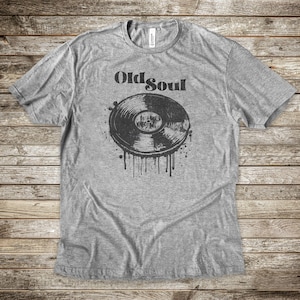 Retro Vinyl Record Old Soul T-Shirt, Vintage Vinyl Record Graphic Tee for Women & Men, Retro Music Lover Gift for Vinyl Collectors