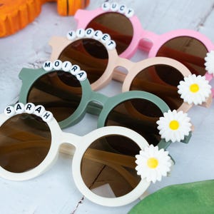 Custom Daisy Flower Sunglasses,Personalized Name Sunglasses for Kids,Flower Girl Sunglasses,Toddler Sunglasses,Birthday Party Favors Gifts