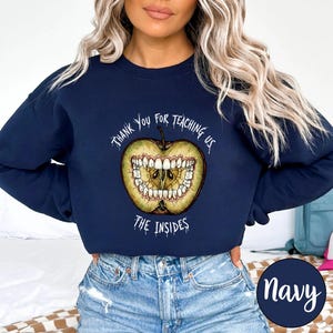 Magnus Archives Apple Teeth Sweatshirt, Tack för att du lärde oss, Gåva till Magnus Archives-fan, Skräckpodcast-fantröja bild 12