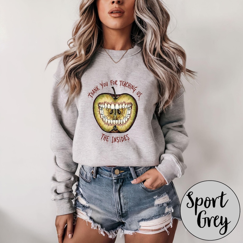 Magnus Archives Apple Teeth Sweatshirt, Tack för att du lärde oss, Gåva till Magnus Archives-fan, Skräckpodcast-fantröja bild 1