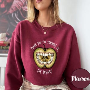Magnus Archives Apple Teeth Sweatshirt, Tack för att du lärde oss, Gåva till Magnus Archives-fan, Skräckpodcast-fantröja bild 7
