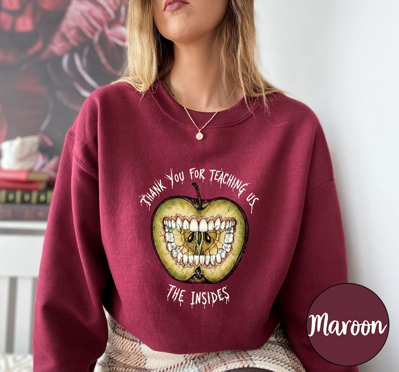 Magnus Archives Apple Teeth Sweatshirt, Tack för att du lärde oss, Gåva till Magnus Archives-fan, Skräckpodcast-fantröja bild 7