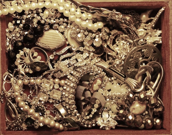 Vintage-Schmuckkästchen mit Überraschungseffekt / Designerschmuck mit Signatur / Vintage-Schmuck / Hochwertiger Modeschmuck / Schmuckkästchen mit Überraschungseffekt / Nachlassschmuck