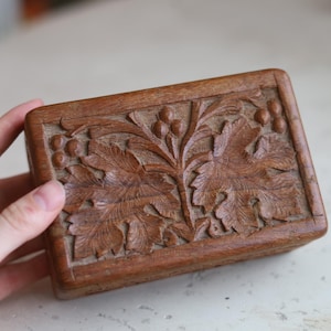 Vintage Wooden Trinket Box / Carved Wooden Box / Black Forest Style Jewelry Box / Scotland 1968 / Black Forest Grapes