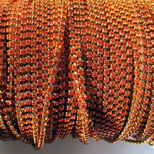 Cadena de copa de latón crudo con cristales Swarovski vintage y topacio rojo (precio por pie) imagen 2