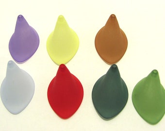 24 Frosted Acrylic Calla Lily Beads 20x18 mm 7 Colors