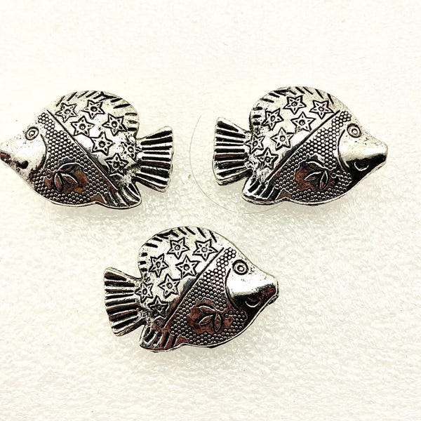 6 Tibetan Antique Silver Pewter Fish Beads, Pendant, Charms  25x22 2 mm