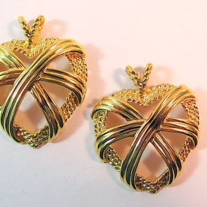 Large Puffed Woven Heart  Pendants 2