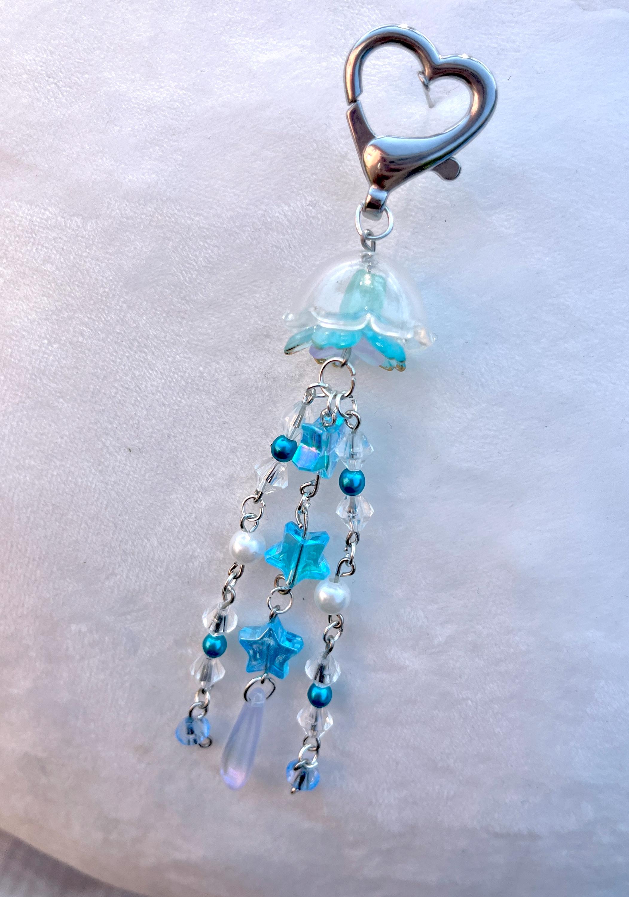 クラゲの携帯チャーム：手作りビーズキーホルダー - Y2Kジュエリー