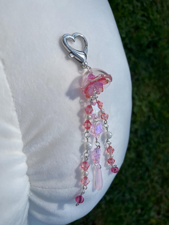 クラゲの携帯チャーム：手作りビーズキーホルダー - Y2Kジュエリー