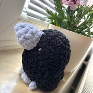 Crochet crow plush | Goth home decor | Desktop Raven friend | Witchy stuffy