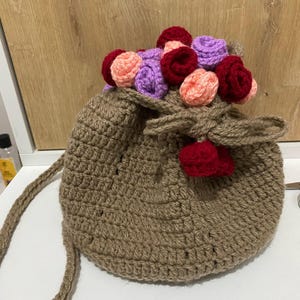Entzückende handgemachte Häkeltasche, Vielseitig, personalisiert, individuelle Geschenke, Geschenkideen, handgearbeitet,