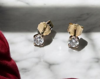 14K Gold Diamond Stud Earrings – 0.20ct Unisex Gift for Her