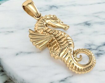 14k Solid Gold Seahorse Pendant, Unisex Stylish Seahorse Pendant