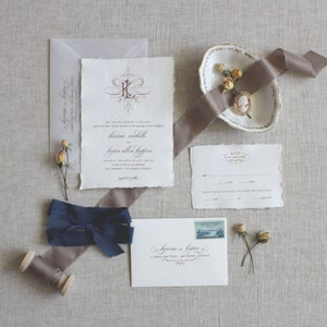 Erbstück Hochzeitseinladung, Deckled Edge Einladung, handgemachtes Papier, Monogramm Einladung, Seidenband, torn Edge Einladung SAMPLE Bild 6