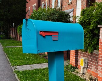 Buzón azul laguna, pintado en azul, resistente a los rayos UV y al óxido, personalizado, disponible en 3 tamaños, ideal como regalo de inauguración o de cierre.