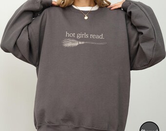 Hot Girls Read Dark Romance Sweatshirt, Fantasy Book Club