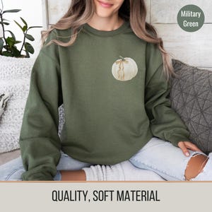 Coquette Bow Pumpkin Pumpkin Patch Outfit Thanksgiving Sweater Crunchy Fall Crewneck Fall Sweatshirt Retro Halloween Shirt Vintage Boho Fall